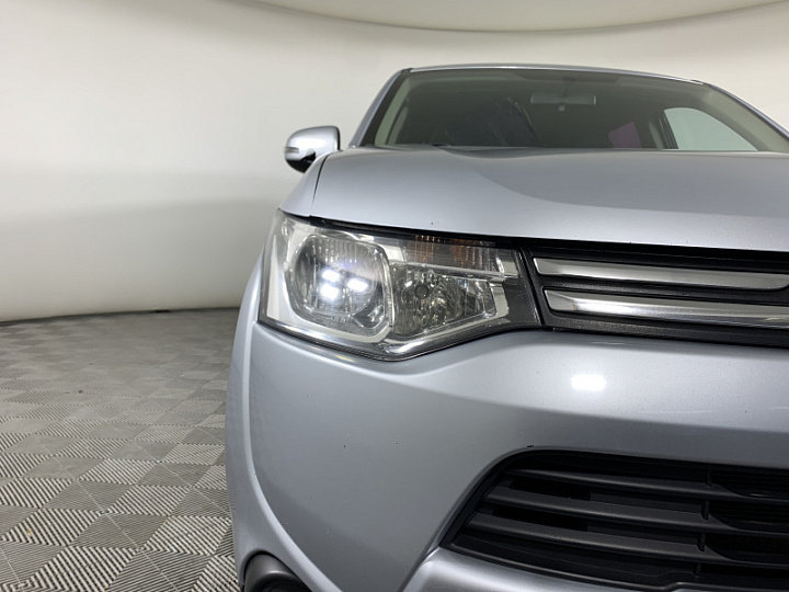 MITSUBISHI Outlander 2, 2013 года, Вариатор, Серебристый