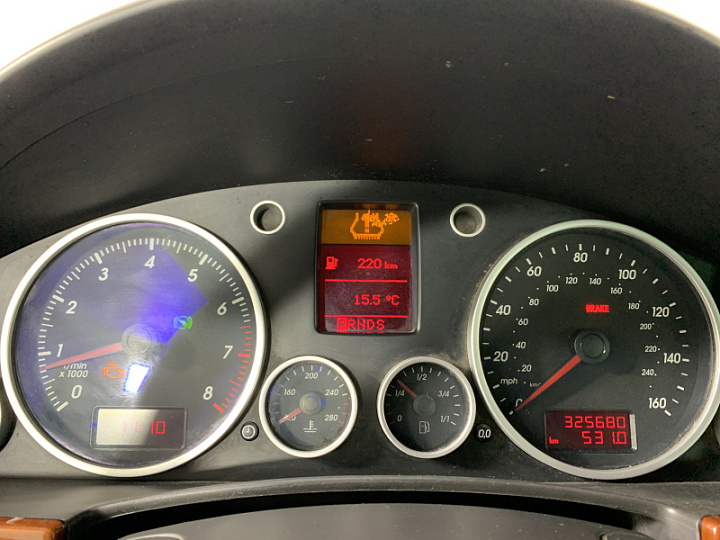 VOLKSWAGEN Touareg 3.2, 2004 года, Автоматическая, Серебристый