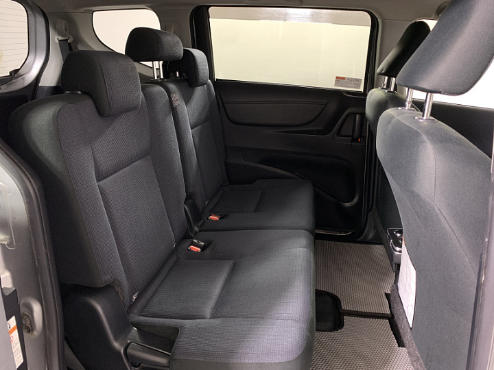 Toyota Sienta 1.5, 2018 года, Вариатор, Серый