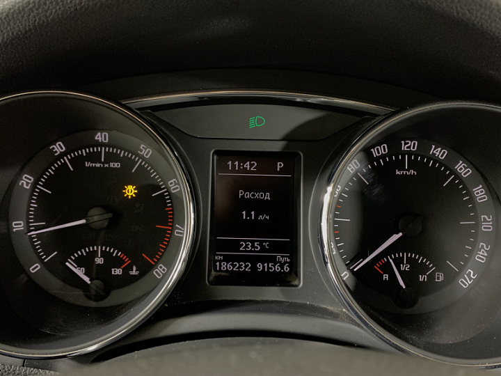Skoda Superb 1.8, 2015 года, Автоматическая, Белый