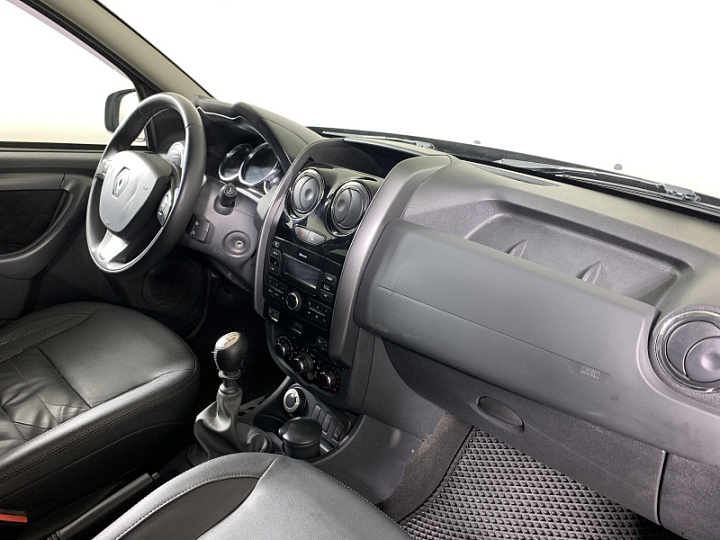 RENAULT Duster 1.5, 2018 года, Механика, Темно-Коричневый