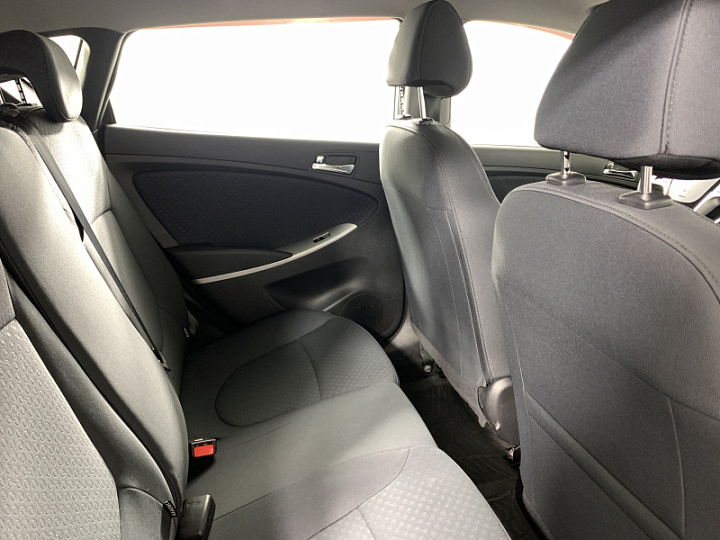 HYUNDAI Solaris 1.4, 2013 года, Автоматическая, Серебристый