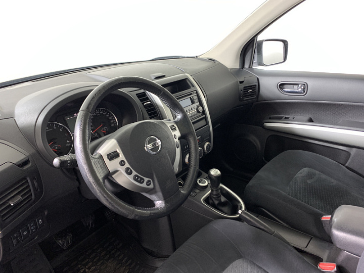 NISSAN X-Trail 2, 2012 года, Механика, Серебристый