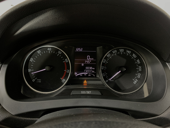 SKODA Rapid 1.6, 2016 года, Механика, БЕЛЫЙ