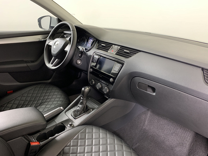 SKODA Octavia 1.6, 2020 года, Автоматическая, БЕЛЫЙ