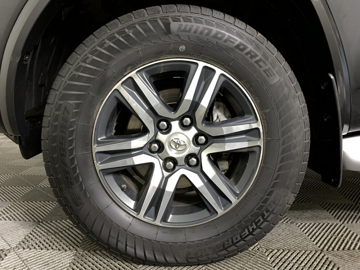 Toyota Fortuner 2.8, 2019 года, Автоматическая, Черный
