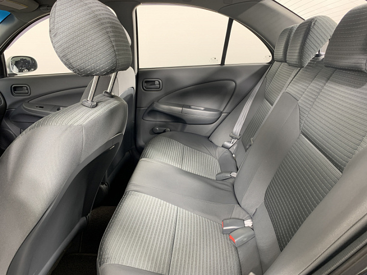 NISSAN Almera Classic 1.6, 2006 года, Механика, Серебристый