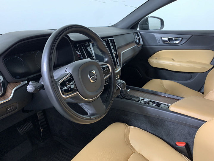 VOLVO V60 Cross Country 2, 2019 года, Автоматическая, Серо-зеленый