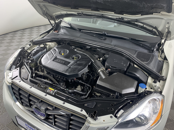 VOLVO XC60 2, 2010 года, Робот, Серебристо-желтый