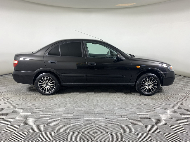 Nissan Almera 1.5, 2005 года, Механика, Черный