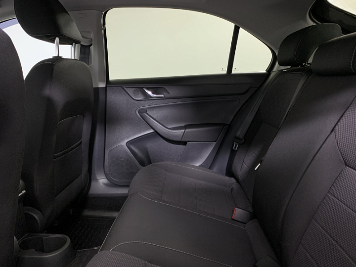 SKODA Rapid 1.6, 2016 года, Автоматическая, ЧЕРНЫЙ