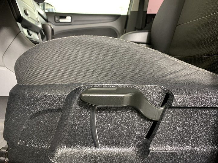 FORD Focus 1.6, 2009 года, Автоматическая, Серебристый