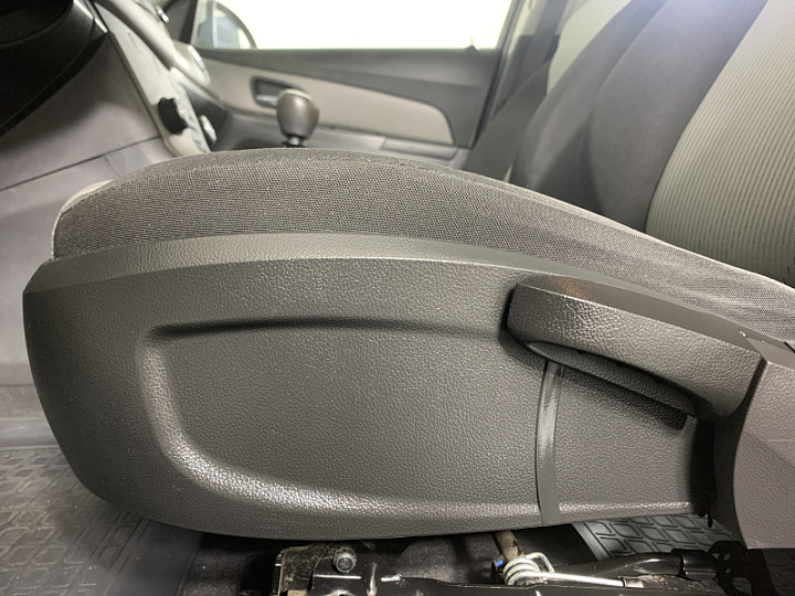 CHEVROLET Cruze 1.6, 2012 года, Механика, Серебристый металлик