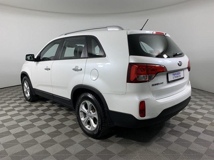 KIA Sorento 2.4, 2015 года, Автоматическая, БЕЛЫЙ