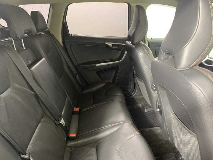 VOLVO XC60 2, 2010 года, Робот, Серебристо-желтый