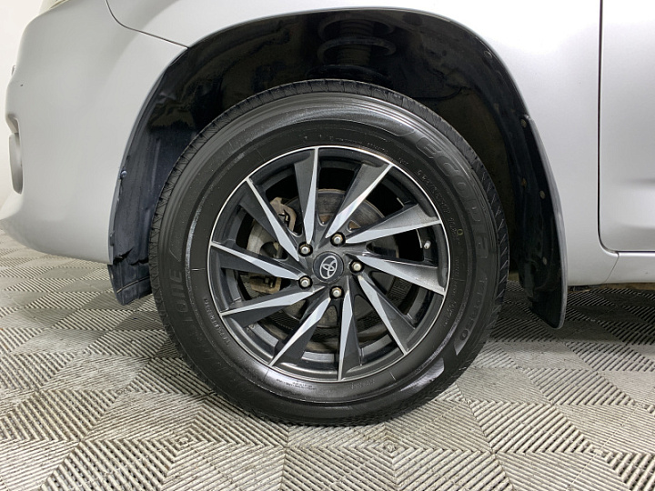 TOYOTA RAV4 2, 2010 года, Вариатор, Серебристый