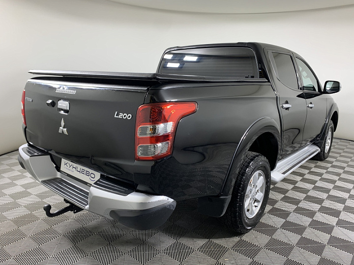 Mitsubishi L200 2.4, 2018 года, Автоматическая, ЧЕРНЫЙ