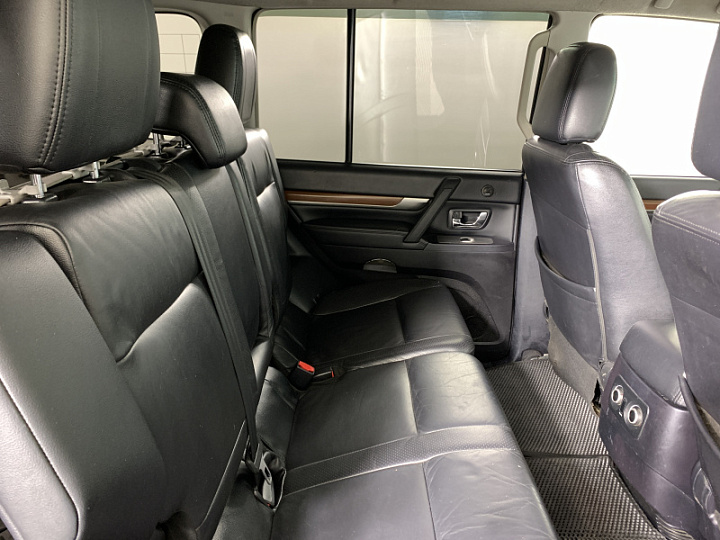 MITSUBISHI Pajero 3.2, 2008 года, Автоматическая, ЧЕРНЫЙ