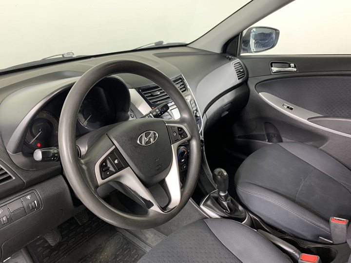 HYUNDAI Solaris 1.6, 2013 года, Механика, БЕЛЫЙ