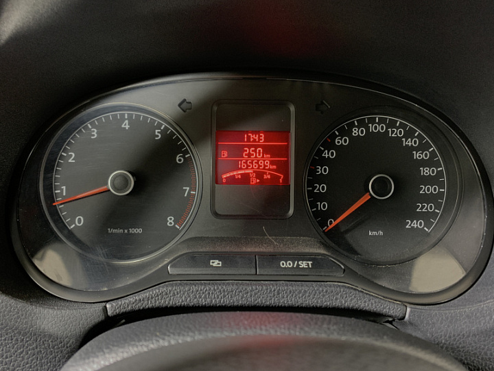 VOLKSWAGEN Polo 1.6, 2012 года, Механика, Серебристо-желтый