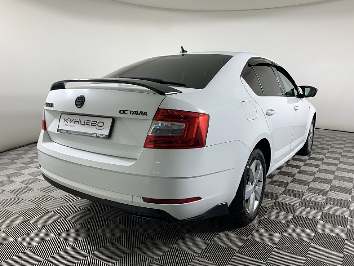 Skoda Octavia 1.4, 2019 года, Робот, белый
