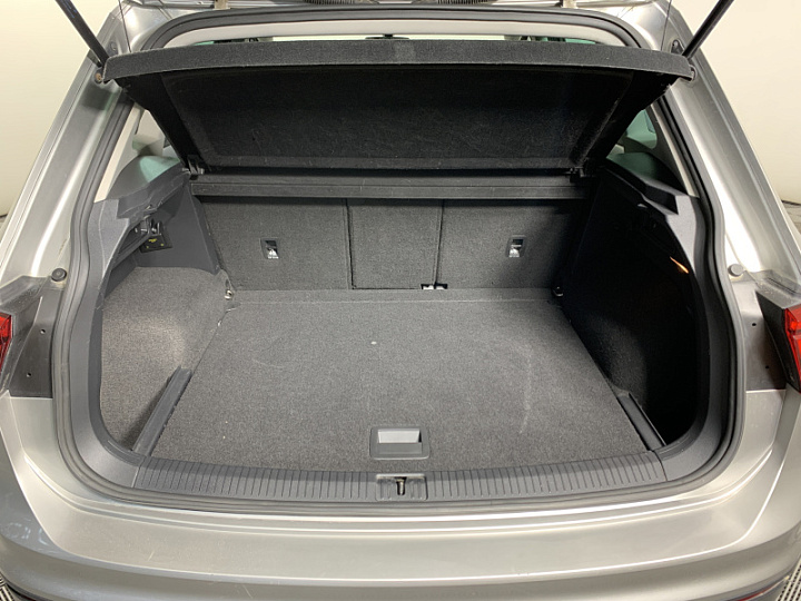 VOLKSWAGEN Tiguan 1.4, 2017 года, Робот, Серебристый
