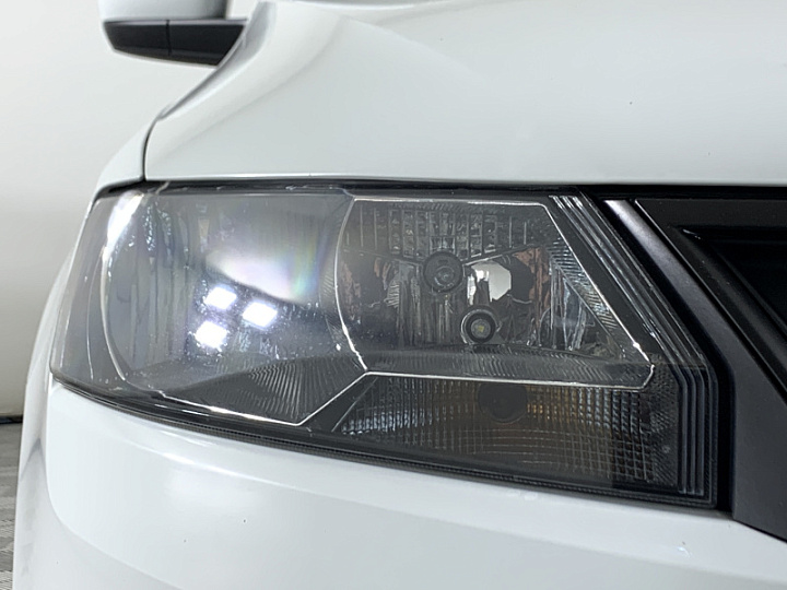 SKODA Rapid 1.6, 2015 года, Механика, БЕЛЫЙ