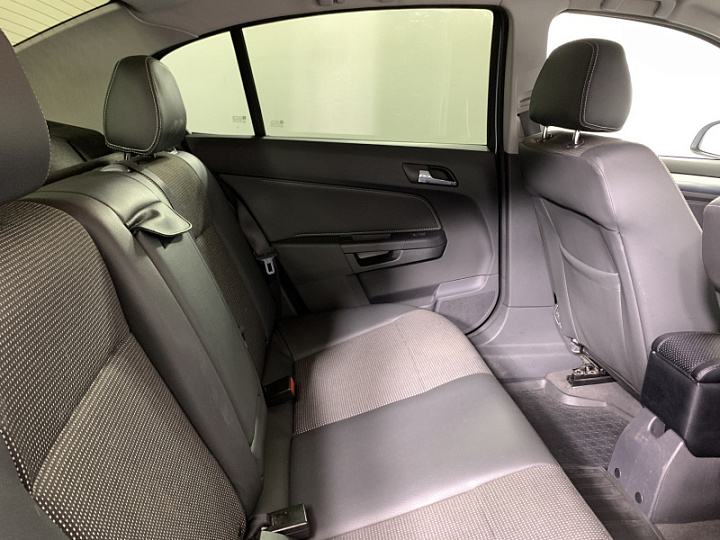 OPEL Astra 1.8, 2013 года, Автоматическая, СЕРЫЙ