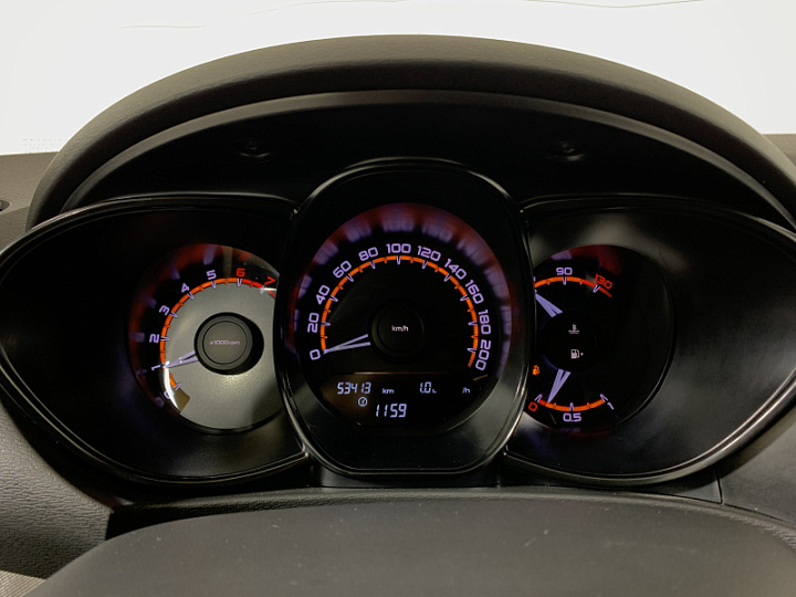 Lada Vesta 1.6, 2020 года, Механика, КРАСНЫЙ