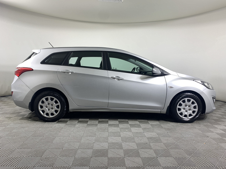 HYUNDAI i30 1.6, 2013 года, Автоматическая, Серебристый