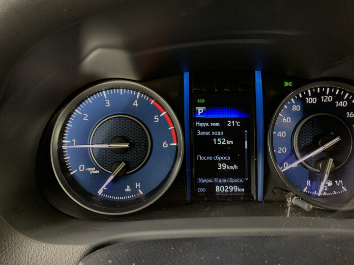 TOYOTA Fortuner 2.8, 2021 года, Автоматическая, ЧЕРНЫЙ