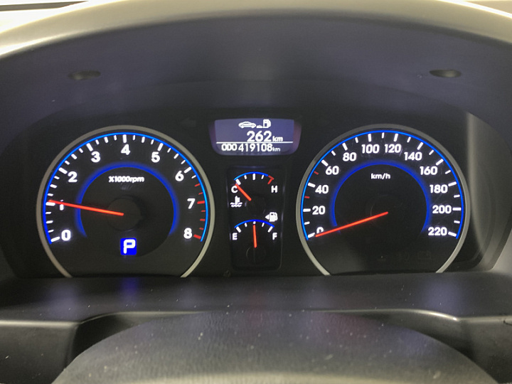 Hyundai Elantra 1.6, 2010 года, Автоматическая, Желтый