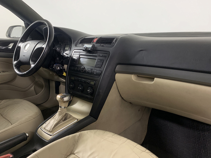 SKODA Octavia 2, 2008 года, Робот, Золотистый