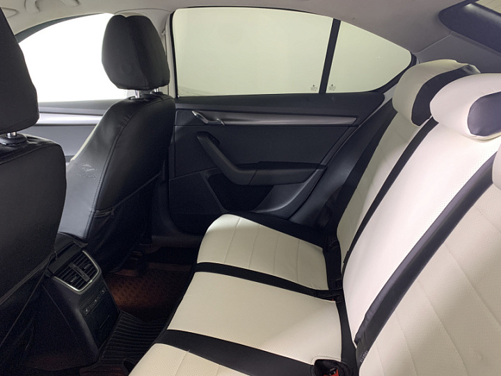 SKODA Octavia 1.4, 2019 года, Робот, БЕЛЫЙ