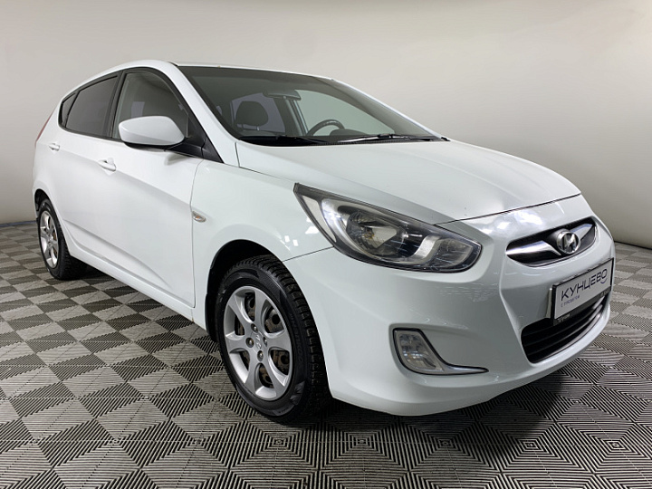 HYUNDAI Solaris 1.6, 2011 года, Автоматическая, БЕЛЫЙ