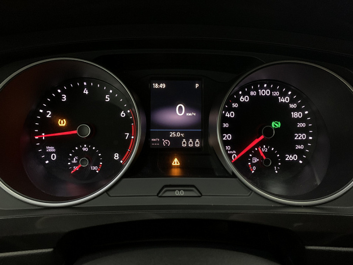 Volkswagen Tiguan 1.4, 2018 года, Робот, ЧЕРНЫЙ