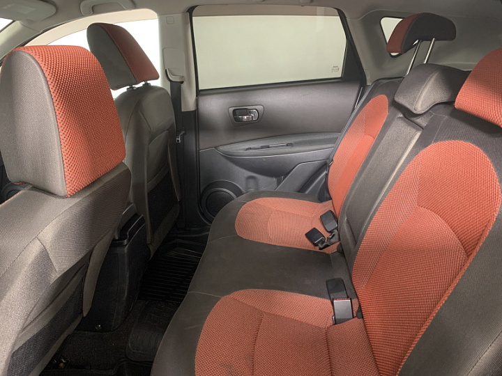NISSAN Qashqai 1.6, 2007 года, Механика, Серебристый