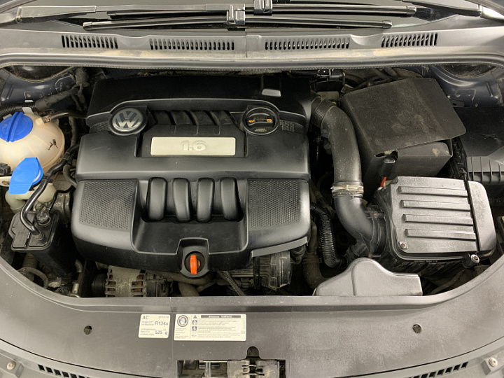 VOLKSWAGEN Golf Plus 1.6, 2011 года, Механика, Серо-коричневый