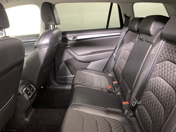 SKODA Kodiaq 2, 2019 года, Робот, ЧЕРНЫЙ