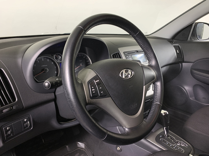 HYUNDAI i30 1.6, 2009 года, Автоматическая, БЕЖЕВЫЙ