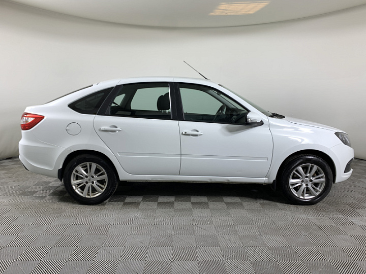 Lada Granta 1.6, 2023 года, Механика, БЕЛЫЙ