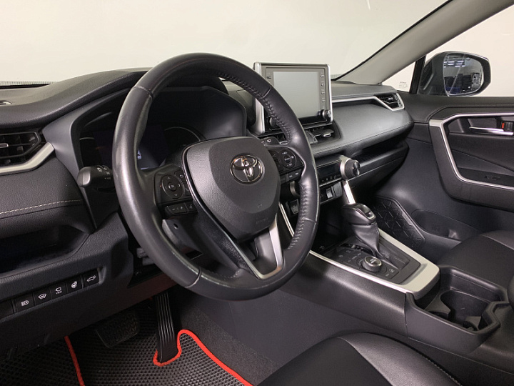 Toyota RAV4 2.5, 2021 года, Вариатор, Черный