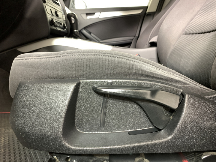AUDI A4 1.8, 2010 года, Вариатор, ЧЕРНЫЙ