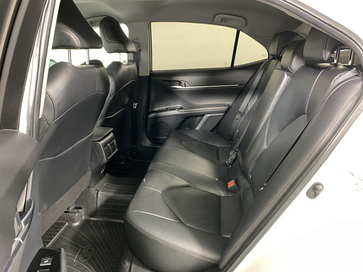 TOYOTA Camry 2.5, 2019 года, Автоматическая, БЕЛЫЙ