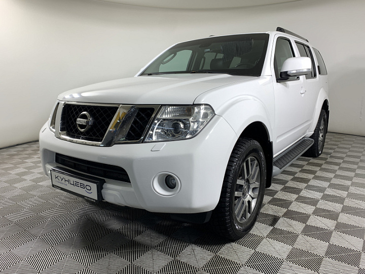 Nissan Pathfinder 2.5, 2011 года, Автоматическая, Не определен