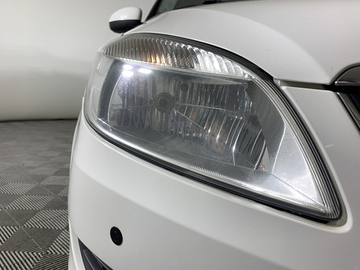 SKODA Roomster 1.4, 2014 года, Механика, БЕЛЫЙ