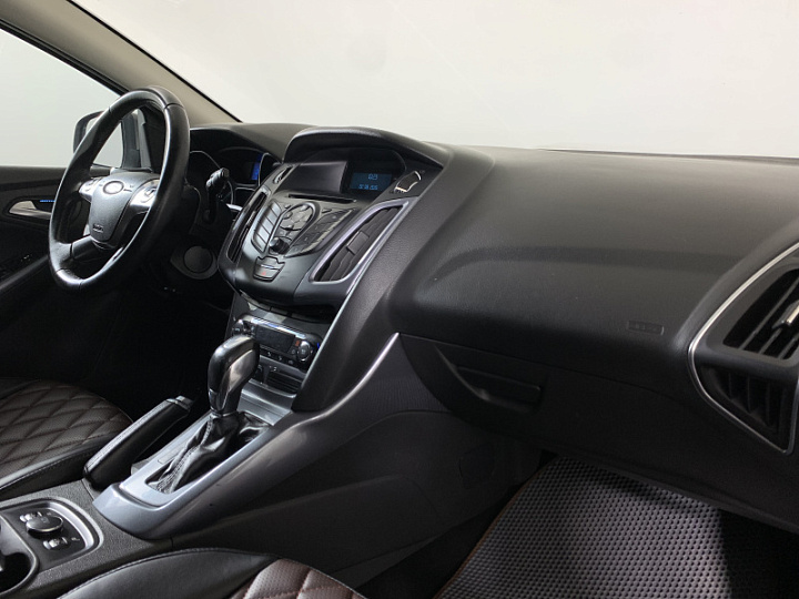 Ford Focus 2, 2013 года, Робот, Светло-коричнывый