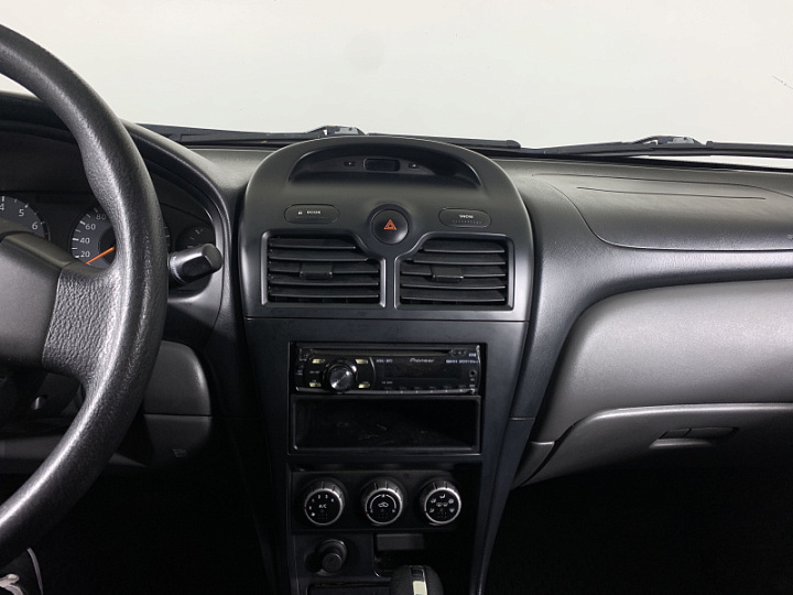 Nissan Almera Classic 1.6, 2008 года, Автоматическая, Бежевый