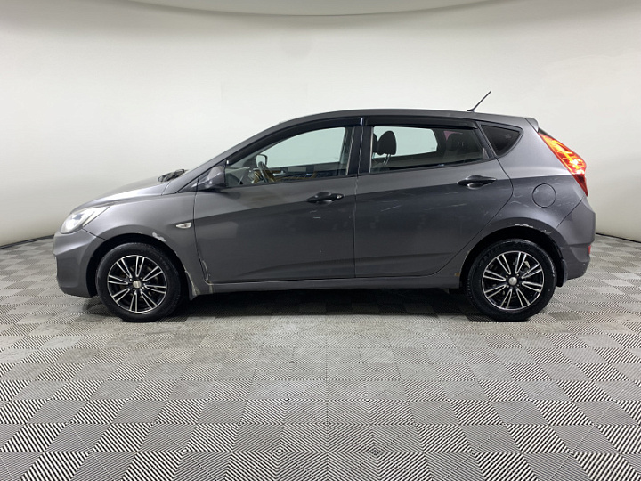 Hyundai Solaris 1.4, 2013 года, Механика, Серый
