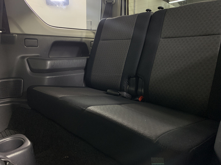 SUZUKI Jimny 1.3, 2006 года, Автоматическая, Серебристый